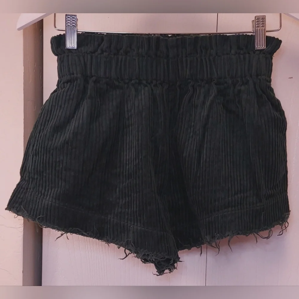 Urban Outfitters Corduroy Frayed Hem Shorts Size XS Forest Green Paper bag Waist
